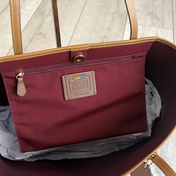 Coach City Tote In Rainbow Signature Canvas - Picture 3 of 14